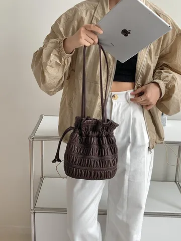 Women's Fashion Pleated Drawstring Shoulder Bag Soft PU Leather Retro Casual Underarm Bucket Bag Daily Commuting Handbag