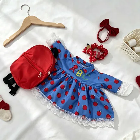 Terug naar School Porch Goose Kleding Set Blauw Appel Print Kant Jurk Rode Rugzak Boog Accessoire Voor Tuin Gans Decor