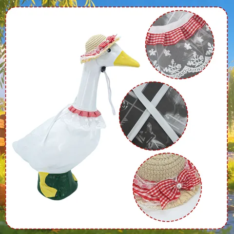 Ländliche Veranda Gans Kleidung Outfit Set Mit Strohhut Und Spitzen Karo Lätzchen Süße Hof Garten Statue Dekor Zubehör