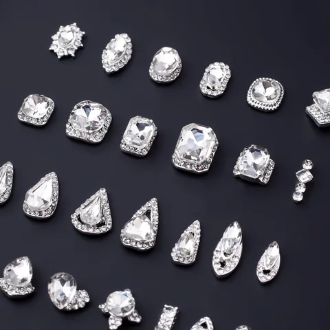 Japanisch Legierung Klar Strass Nagelkunst-Anhänger Funkelnd Geometrisch Glas Nageldekorationen Für DIY Maniküre Damen Accessoires