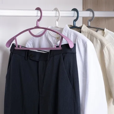 Plastic Wide Shoulder Non-Slip Clothes Hangers 360 Degree Rotating Hook Heavy Duty Coat Hanger For Wardrobe Dormitory Home Drying Storage