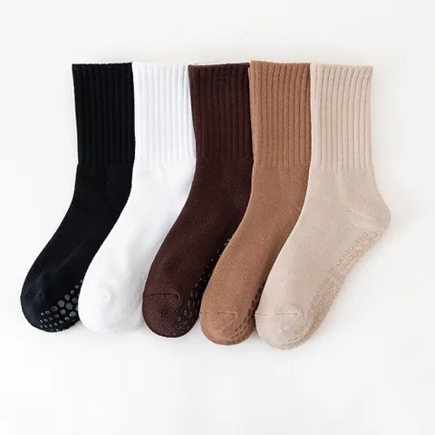 Women Athletic Non Slip Yoga Socks Cotton Crew Sports Pilates Socks With Silicone Grips