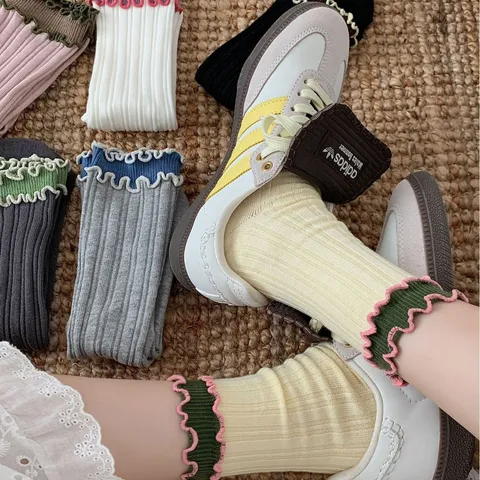 Women's Japanese Retro Contrast Color Lettuce Edge Mid-Calf Socks Double Layer Ribbed Ruffle Casual Cotton Blend Socks