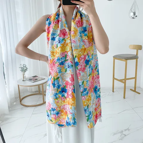 Women's Vintage Ethnic Style Floral Print Sun Protection Scarf Lightweight Bohemian Beach Shawl Fashion Travel Scarf