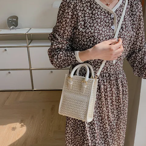 Womens Woven Straw Crossbody Bag Small Casual Handbag Summer Beach Shoulder Phone Bag PU Leather Stitching Purse