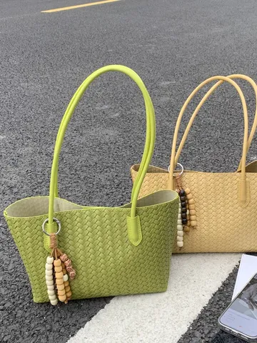 Υφαντή Τσάντα Tote για Γυναίκες Μεγάλη Χωρητικότητα Τσάντα Ώμου από Δέρμα PU Με Μενταγιόν με Ξύλινες Χάντρες