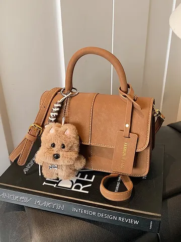 Ρετρό Ματ PU Δερμάτινη γυναικείο τσάντα Crossbody Casual μικρή τετράγωνη τσάντα χειρός με χαριτωμένο κρεμαστό βελούδινο