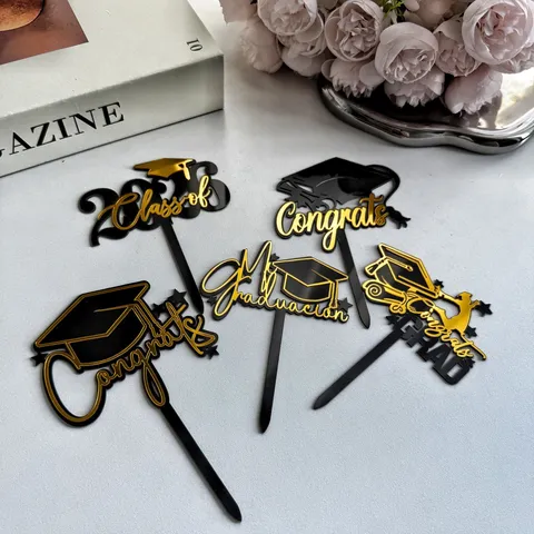 Decorazione per Torta di Graduazione in Acrilico Classe 2026 Congrats Grad Nero Oro Tocco da Laureato Stelle Decorazione
