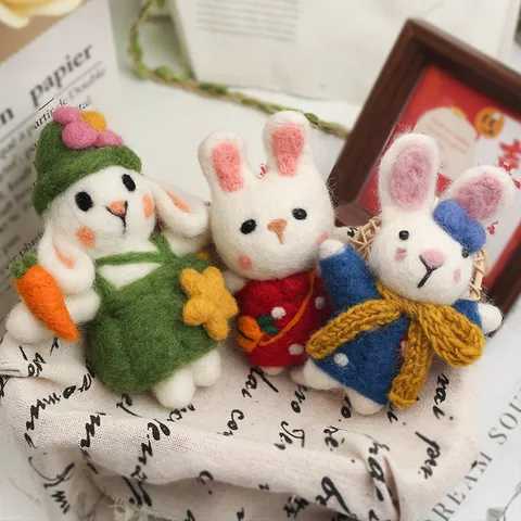 Handmade Wool Felt Cartoon Animal Keychain Cute Rabbit Sheep Giraffe Elephant Plush Bag Charm Pendant Accessories