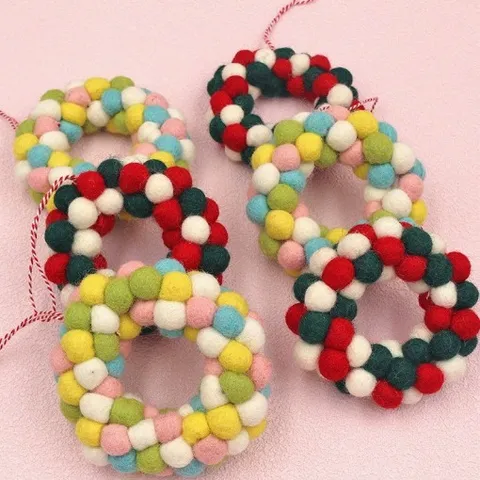Handgemachte Wolle Filz Weihnachten Kranz Ball Girlande Hängende Ornament Festliche Party Haus Wand Dekor Dekoration