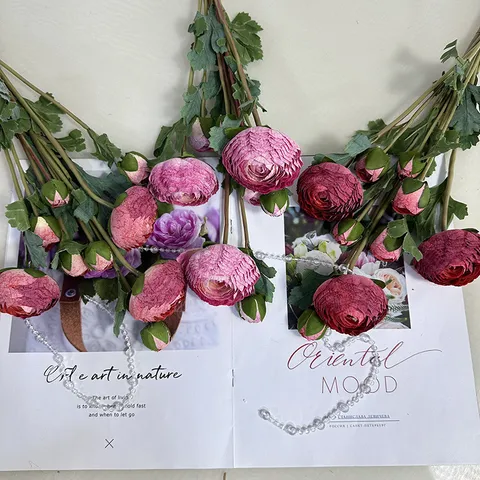 Fiori Artificiali in Seta Mazzo di Ranuncoli Legato a Mano Fiore Finto per Matrimonio Casa Hotel Decorazione della Tavola