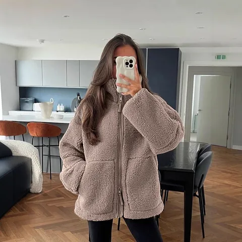 Women's Casual Oversized Stand Collar Lambswool Jacket Solid Color Warm Fleece Coat Zipper Pocket Outerwear For Autumn Winter
