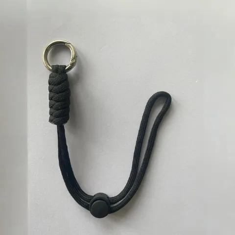 Llavero Trenzado de Cuerda de Paracaídas para Exteriores Mosquetón de Metal Cordón de Muñeca Cuerda de Mano para Llaves Bolso Colgante