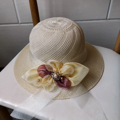 Cappello di Paglia Pieghevole da Donna Protezione Solare Estiva Tesa Larga Cappello da Spiaggia Con Perle e Fiori Cappello da Viaggio