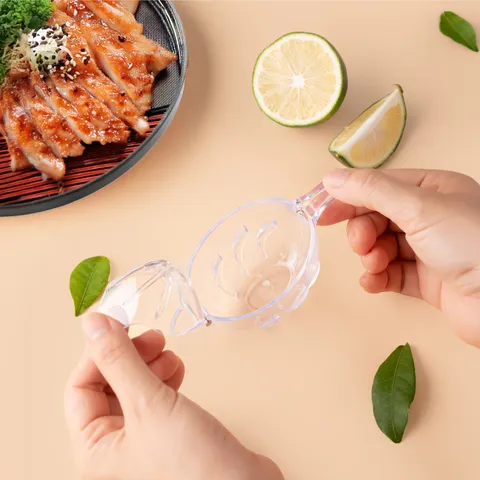 Transparent Plastic Manual Lemon Squeezer Portable Boat Shaped Fruit Juicer Citrus Press Kitchen Cooking Gadget Tool