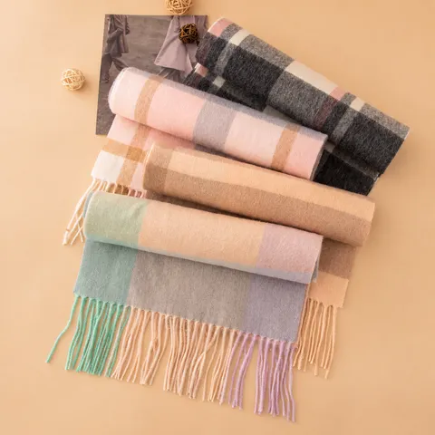 Sciarpa in Lana a Quadri Calda Invernale Unisex Versatile con Frange