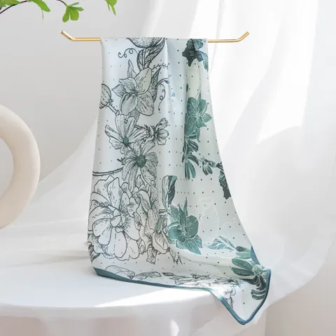 Foulard Quadrato in Seta di Gelso da Donna Stampa Floreale Elegante Sciarpa da Collo Decorativa per l'Uso Quotidiano