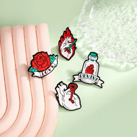 Creatieve Hart Roos Anatomisch Hart Sleutel Emaille Brooch Legering Badge Trendy Paargeschenk Mode Sieraden Speld