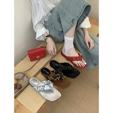 Women's Flat Flip Flops Casual Summer Beach Sandals Open Toe Pleated Strap Fashion Ladies Slippers