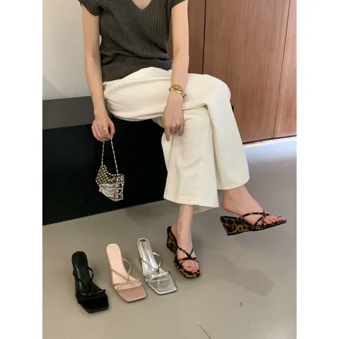 Sandales Plates Femme Bout Carré Style Français Brides Croisées Talon Compensé Chaussures D'été