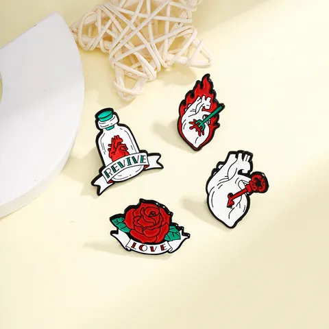 Creatieve Hart Roos Anatomisch Hart Sleutel Emaille Brooch Legering Badge Trendy Paargeschenk Mode Sieraden Speld
