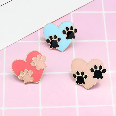 Schattige Hartvormige Kat Hond Pootafdruk Emaille Brosche Legering Voetafdruk Reversspeld Voor Jassen Rugzakken Huisdierliefhebbers Sieraden Cadeau