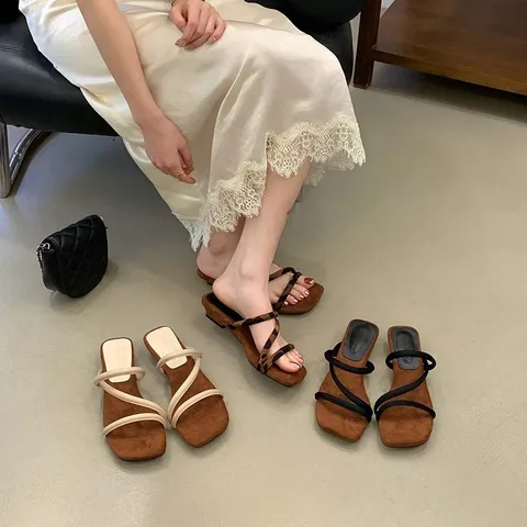 Women Fashion Casual Square Toe Open Toe Cross Strap Low Chunky Heel Slippers Summer Outdoor Suede Sandals
