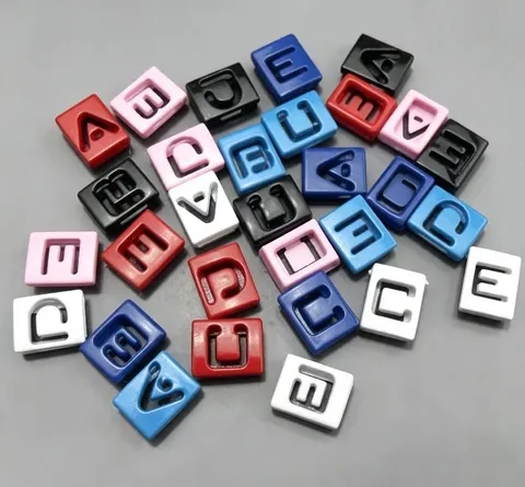 Perles en Alliage de Lettres Anglaises Colorées Creuses Breloque d'Accessoires de Bijoux Faits Main DIY