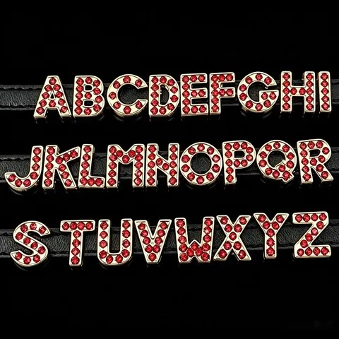 Pendentifs Lettres en Alliage de Zinc Doré et Strass Rouge Breloques Alphabet DIY pour Accessoires de Fabrication de Bijoux Fait Main