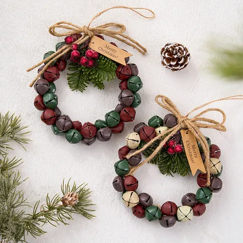 Vintage Distressed Alloy Jingle Bell Christmas Wreath Hanging Ornament With Pine Needles Red Berries Bowknot Creative Xmas Tree Window Holiday Decoration