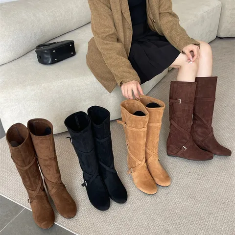 Botas Altas de Ante Retro de Invierno Minimalista Punta Redonda Hebilla Plataforma Tacón Alto Botas Largas Zapatos de Moda