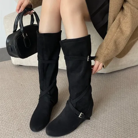 Botas Altas de Ante Retro de Invierno Minimalista Punta Redonda Hebilla Plataforma Tacón Alto Botas Largas Zapatos de Moda