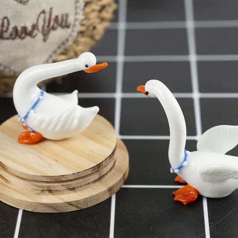 Handcrafted Glass Swan Figurine Cute Animal Miniature Ornament Desktop Car Interior Decoration Cute Glass Craft Gift