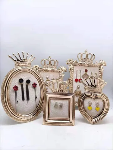 Nordic Style Resin Crown Photo Frame Jewelry Display Stand Creative Tabletop Ornament Photography Prop Combination