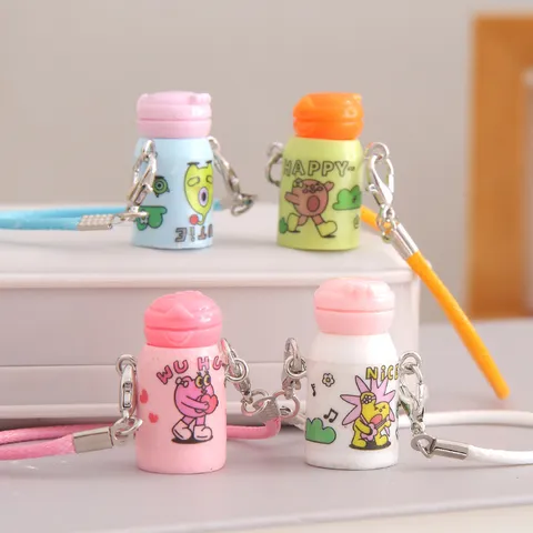 Lindo Mini Termo de Dibujos Animados Botella de Leche Palomitas Llavero Colgante de Resina Mochila Llavero Adorno Colgante de Coche