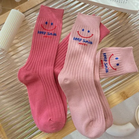 Women Casual College Style Slouch Socks Cute Smile Face Letter Embroidery Cotton Blend Crew Socks Daily Fashion Hosiery