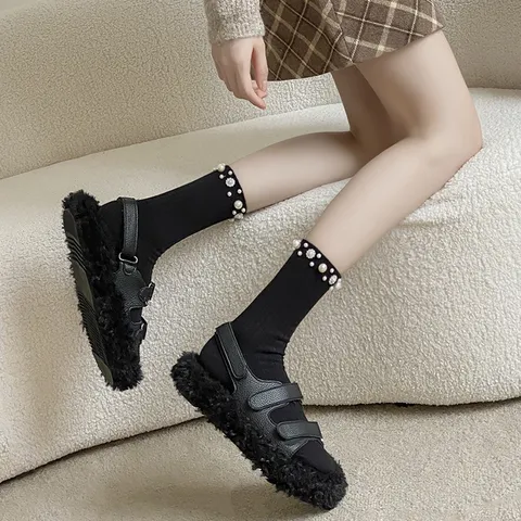 Women's Fashion Pearl Decorated Mid-Tube Socks Ins Style Cotton Casual Socks