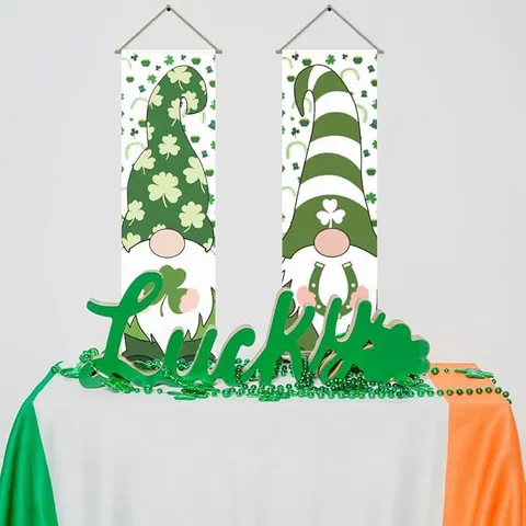 St Patrick's Day Gnome Tapestry Green Clover Holiday Hanging Wall Art Hanging Banner For Party Home Room Atmosphere Background Wall Decor