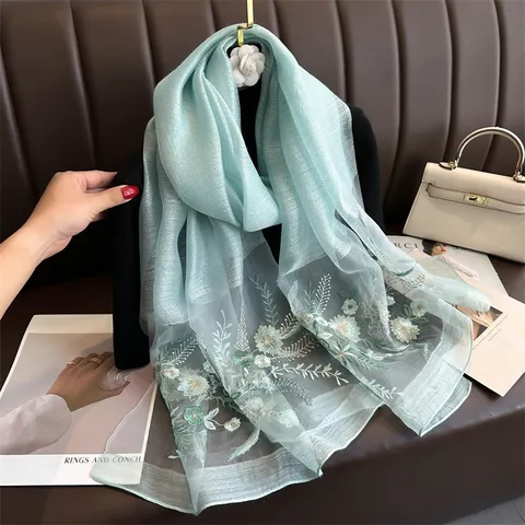 Dames Moerbeizijde Geborduurde Sjaal Elegante Longe Bloemige Omslagdoek Veelzijdige Lichte Nekkraag Mode-Accessoire