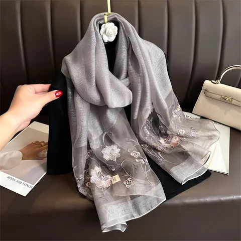 Dames Moerbei Zijde Geborduurde Sjaal Elegante Bloemrijke Lange Omslagdoek Winter Warme Mode Hals Sjaal Voor Dames