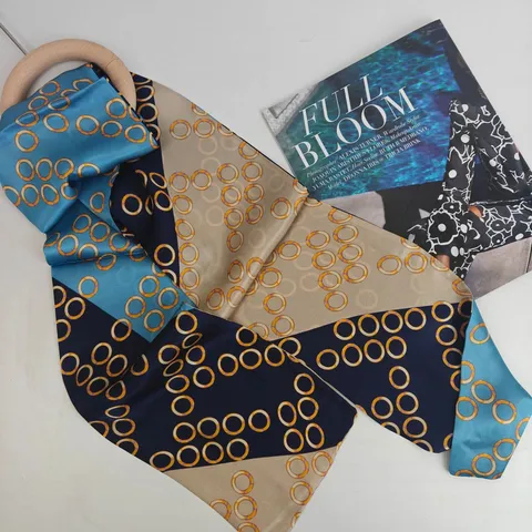 Zijden Sjaal voor Vrouwen Dubbellaagse Lange Lintasjaal Artistieke Bloemenprint Veelzijdige Elegante Halssjaal Mode Accessoire