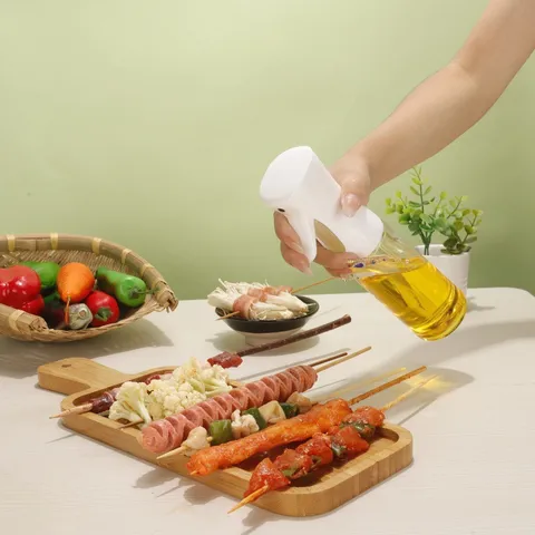 Kitchen Oil Dispenser Bottle Plastic Press Type Food Oil Sprayer Mister For Cooking BBQ Salad Baking Kitchen Gadgets