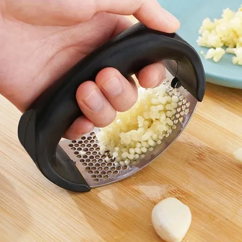 Manual Garlic Press Stainless Steel Arc Garlic Mincer Kitchen Gadget Ergonomic Plastic Handle Garlic Crusher Tool