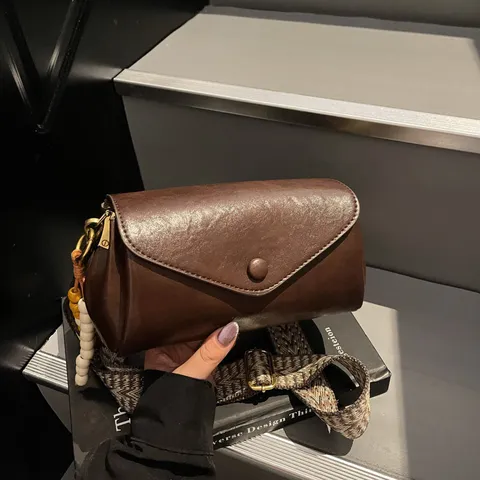 Women Retro PU Leather Pillow Crossbody Bag Vintage Flap Shoulder Purse With Wide Jacquard Strap Bohemian Bead Pendant Casual Daily Messenger Bag