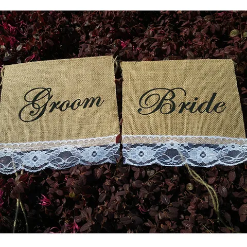 Striscioni per Sedie da Matrimonio Rustici in Tela di Juta Con Bordo in Pizzo Bandiere per Sedie Con Stampa Lettere Groom Bride per Decorazione Festa di Nozze Puntelli Foto