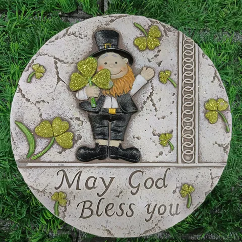 Pietra da Passo per Giardino con Trifoglio di San Patrizio Gnomo di Festival Irlandese Foglia Verde Decorazione da Cortile Esterno Segno in Cemento Resina