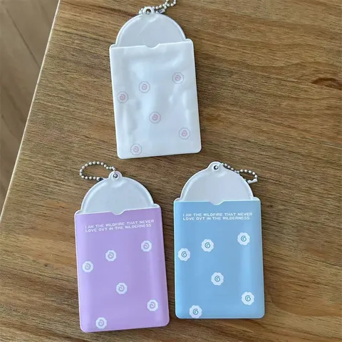 Ins Lindo Soporte para Tarjetas de Fotos Pastel de Pescado Funda de PVC Protector de Tarjeta con Cadena de Cuentas