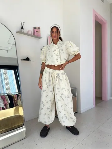 Damen Casual Zweiteiliger Set Rüschenkragen Puffärmel Crop Top Und Kordelzug Lose Weite Bein Lange Hosen Floral Outfit