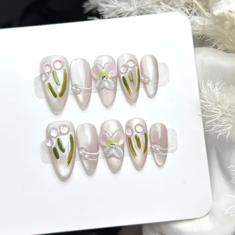 Handgefertigte Nude Ice Transparente Nagelclips 3D Floral Künstliche Perle Strass Tulpe Handbemalte Mittlere Mandel Falsche Nägel