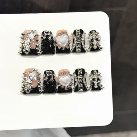 Handmade Gothic Punk Press On Nails Black Silver Star Rivet Heart Cross Rhinestone Long Coffin Fake Nails For Women Rock Nail Art